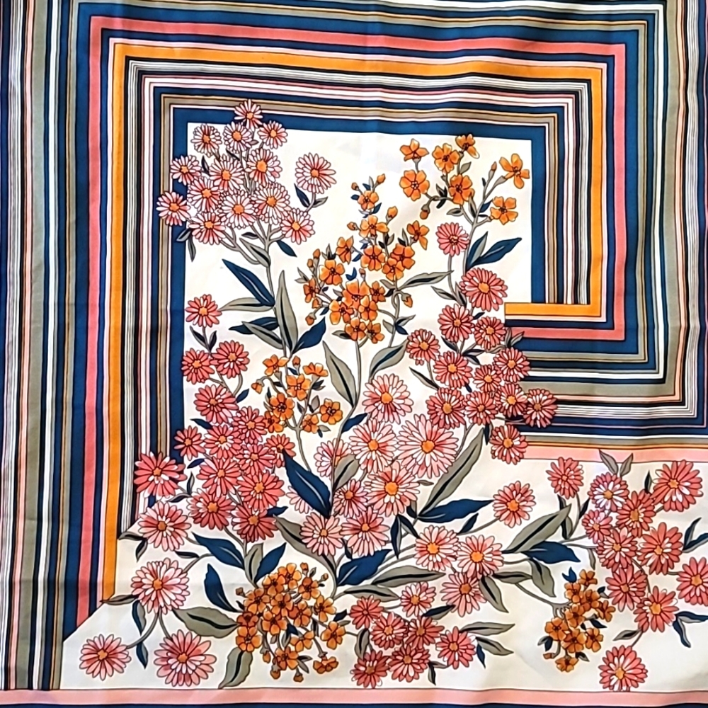 Beautiful Scarf - Picture 3 of 7